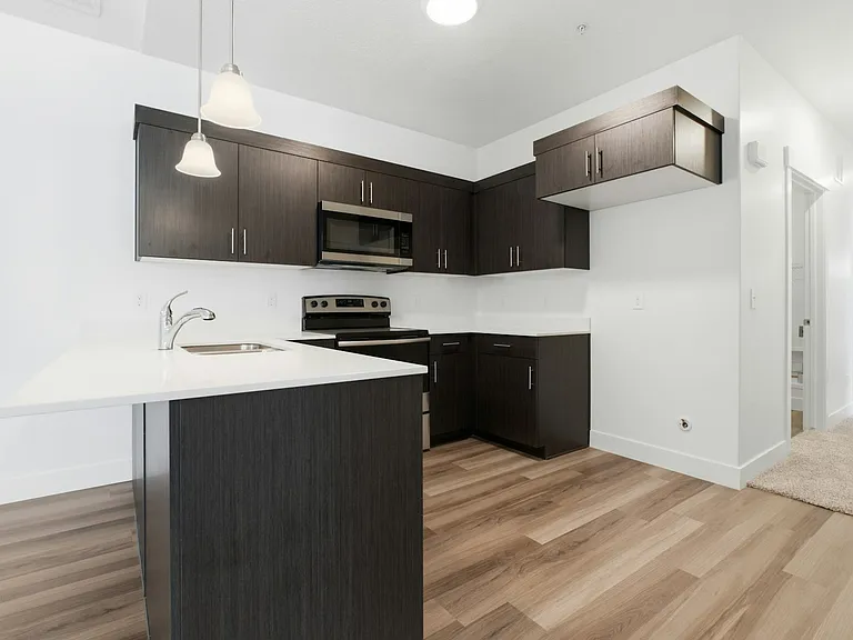 882 N Coulsen Dr #J303 — Photo 4