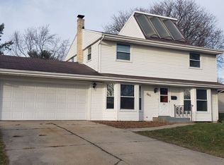 2611 Skokie Dr, Rockford, IL 61108