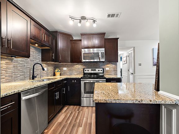 5th image of 9654 Nottingham Ave APT 1C