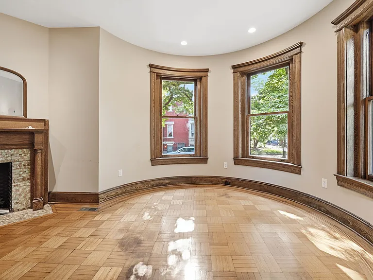 922 E Capitol St NE — Photo 10
