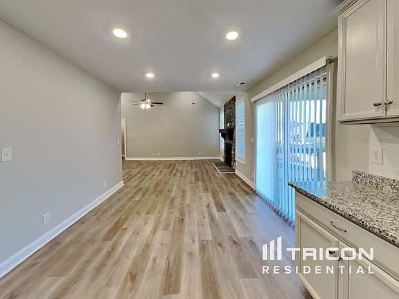 4th image of 1008 Shirley Dr