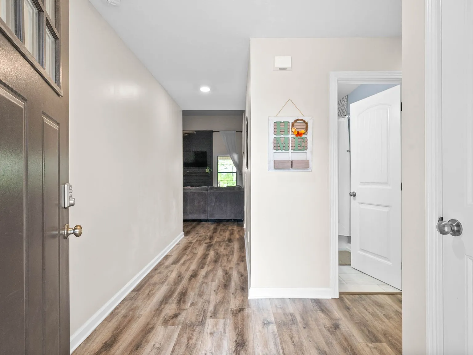 3 bed, 1349 sqft, $1,750 — Photo 3