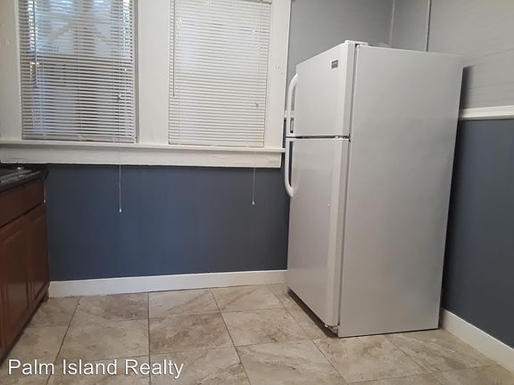 4th image of 917 E Shadowlawn Ave APT 3