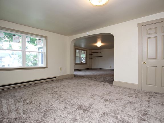 5th image of 102 Clarendon St S