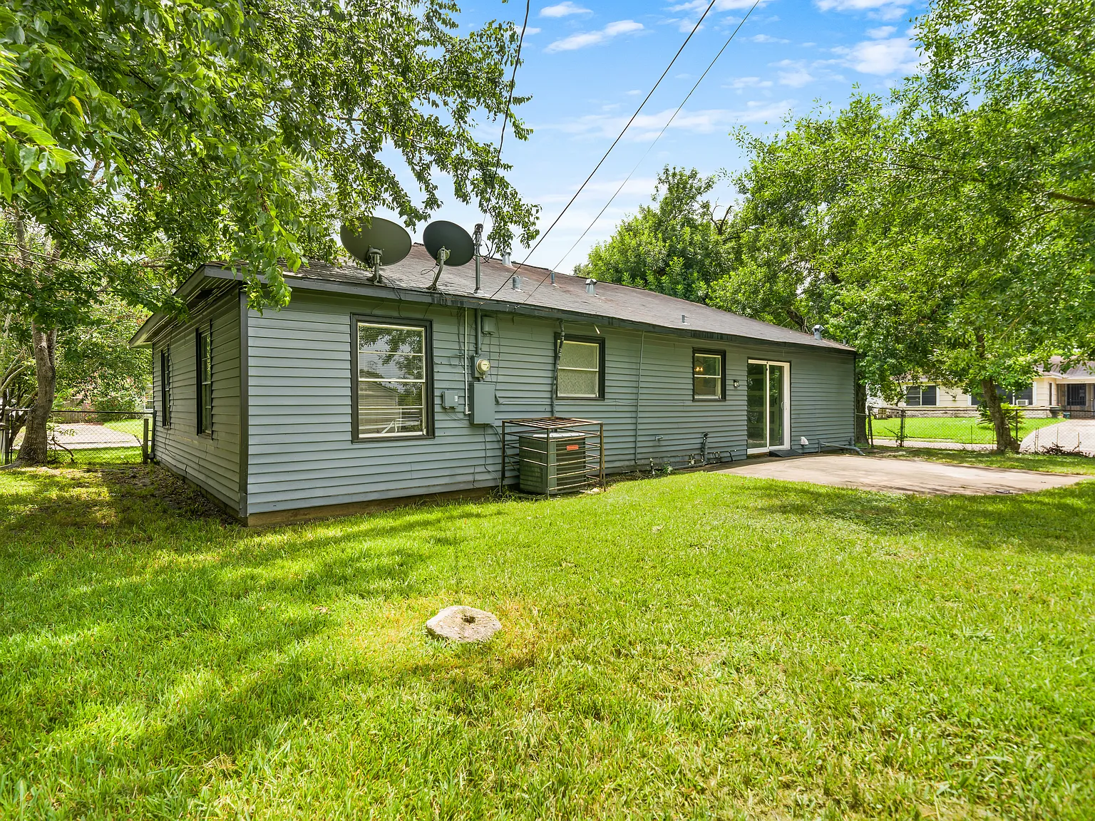 4 bed, 1600 sqft, $1,900 — Photo 3