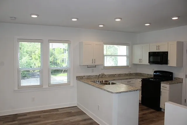 1 Bedroom Kitchen
