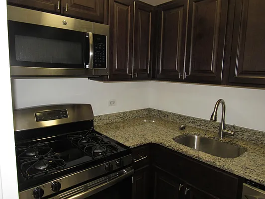 Rented by Kian Realty | media 33