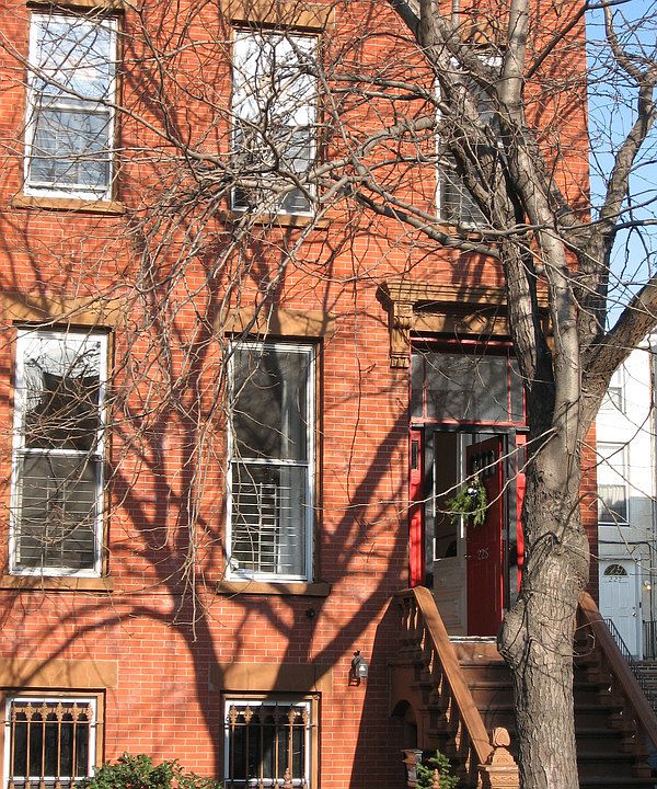 1st image of 225 16th St #2
