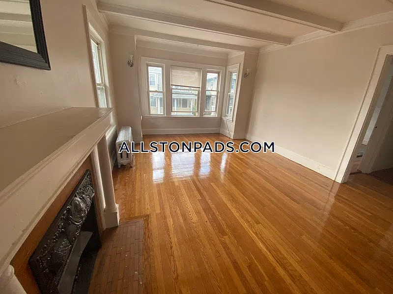 6 bed, 9999 sqft, $6,000 — Photo 2