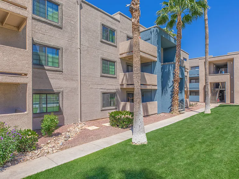 Peak at Oro Valley — Photo 28