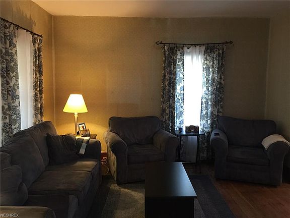 5th image of 927 W 19th St