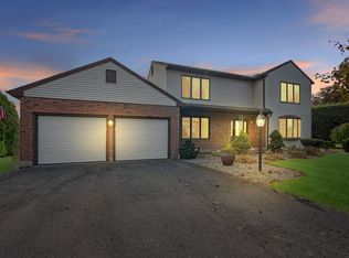 4 Warner Ct, Cromwell, CT 06416