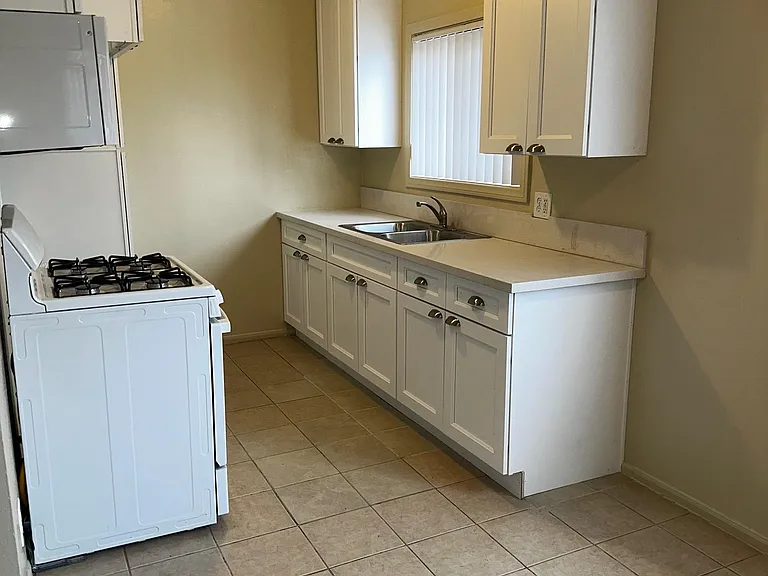 7945 Willis Ave #5 — Photo 4