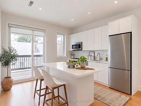 2nd image of 427 Crawford St #5
