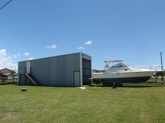 4th image of 2421 Gulfview Dr