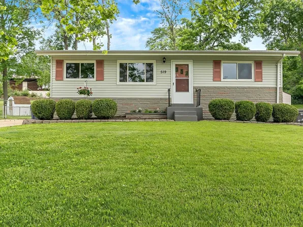 519 Golden Valley Dr, Saint Louis, MO 63129