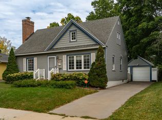 942 8th Ave NE, Rochester, MN 55906