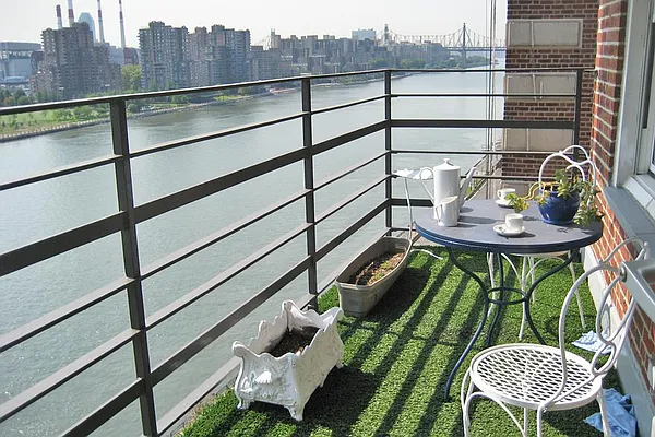 Sold by Corcoran | media 14