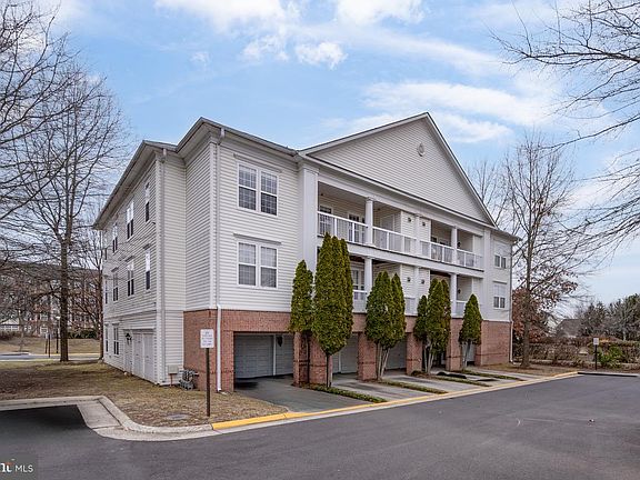4th image of 42531 Rockrose Sq Unit 302