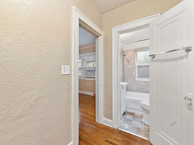 4908 Brookside Blvd — Photo 11