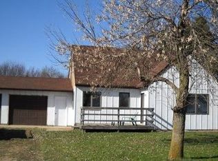 38421 490th Ave, Windom, MN 56101