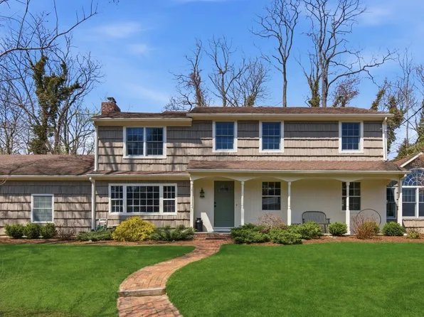 1 Carriage Court, Stony Brook, NY 11790