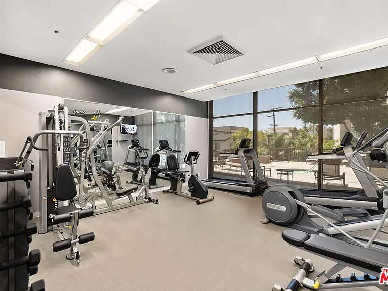 10750 Wilshire Blvd #1501 — Photo 34