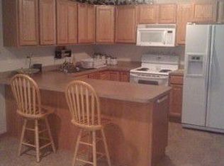 1356 Goodwin Ave N, Oakdale, MN 55128