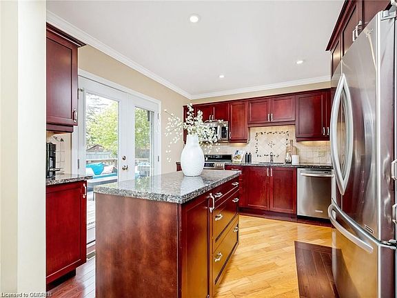 5th image of 546 Sherin Dr