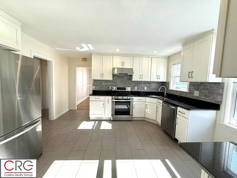 2 bed, 1200 sqft, $3,000 — Photo 3