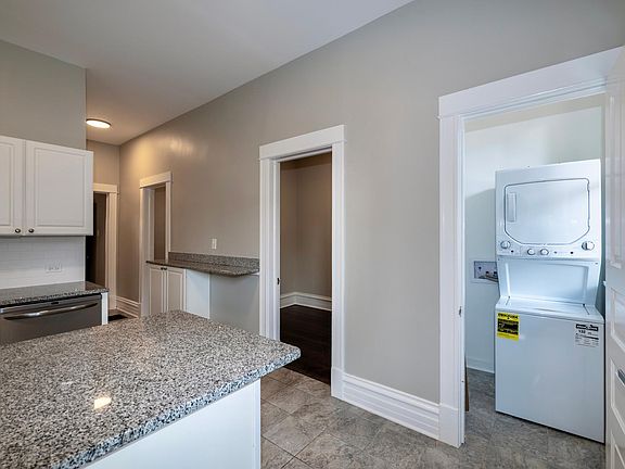 3rd image of 3723 N Marshfield Ave #1