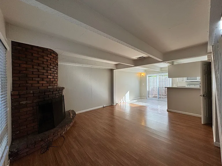 2620 Q Street — Photo 4