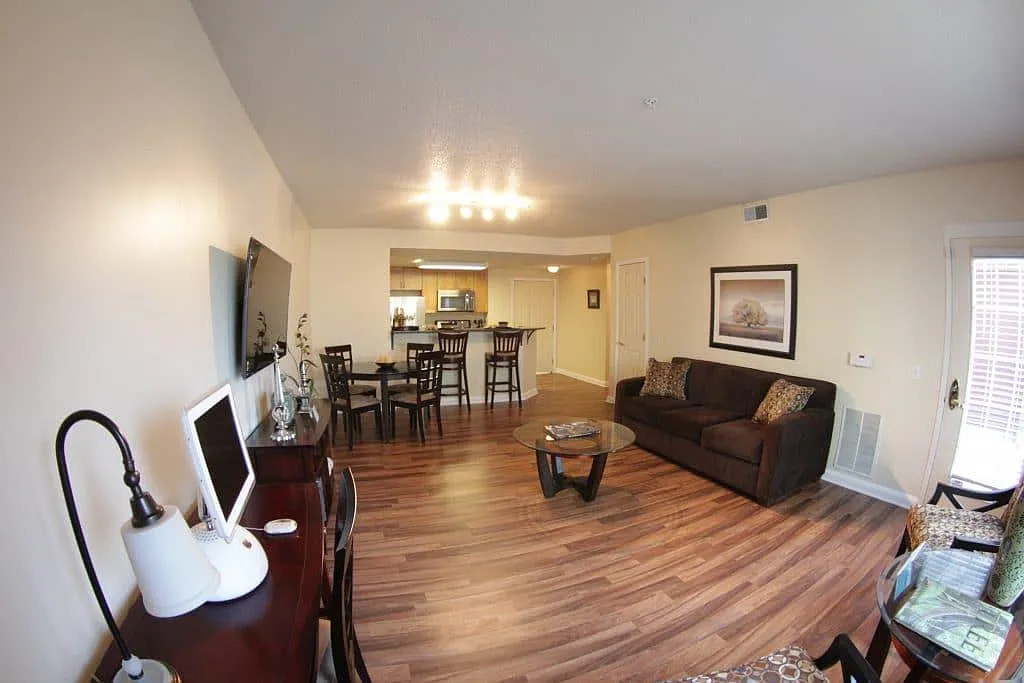 490 Bedford St — Photo 1