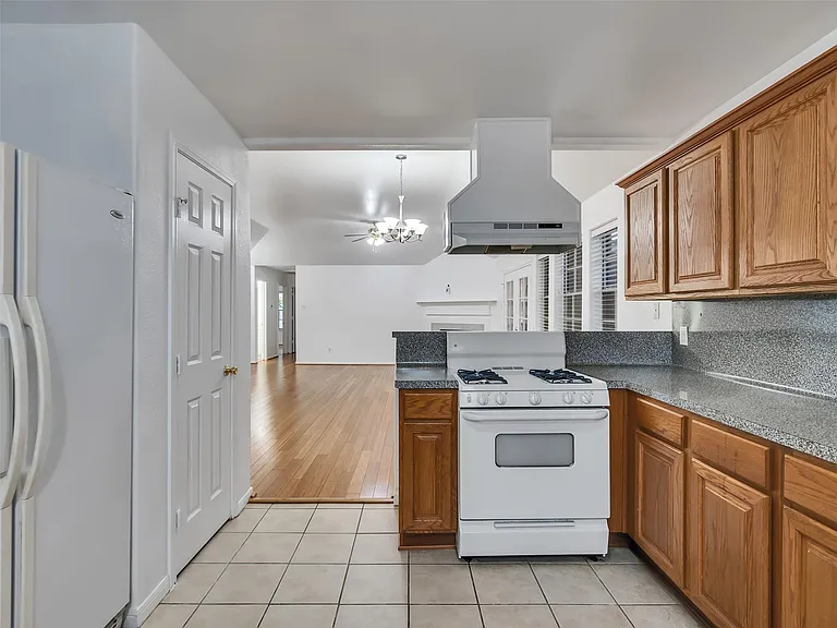 7211 Canda Ln — Photo 11