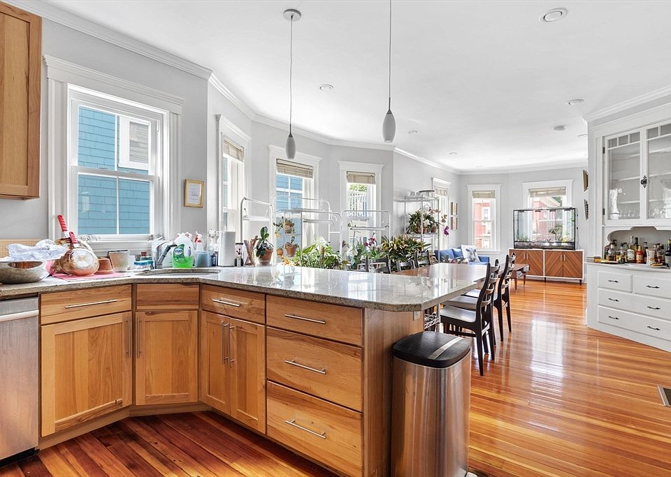 1st image of 77 Montebello Rd #2