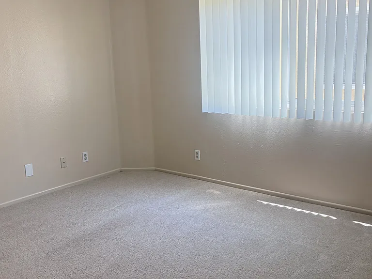 2324 N Catalina St #C — Photo 7
