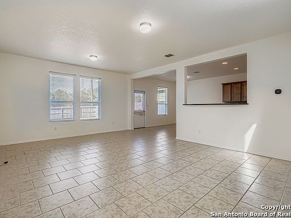 3rd image of 10331 Castello