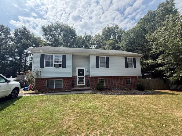 17 Ashton Dr, Stuarts Draft, VA 24477