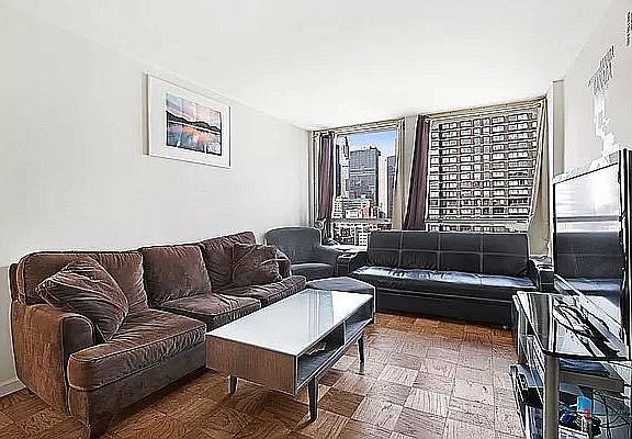 3rd image of 300 E 33rd St APT 16L