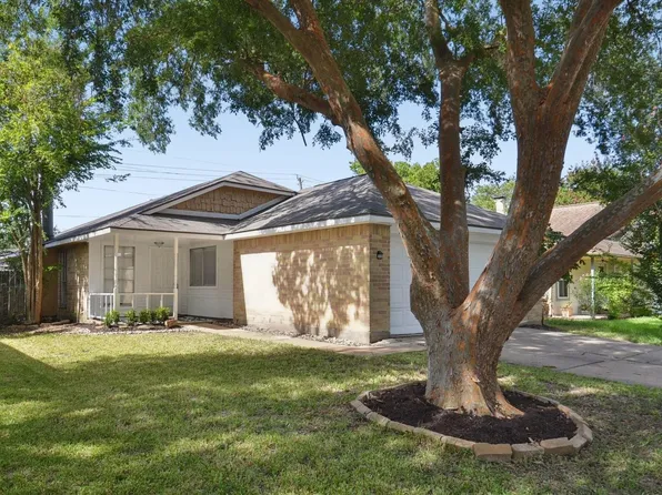 14139 Clear Forest Dr, Sugar Land, TX 77498