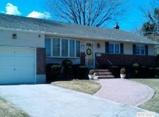 17 Barnum Ave, Plainview, NY 11803
