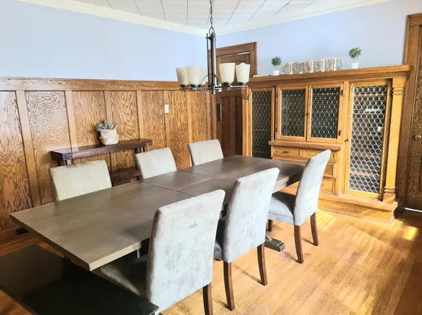 1464 S 76th St, West Allis, WI 53214