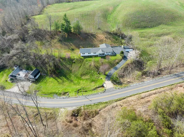 1284 Grahn Rd, Olive Hill, KY 41164