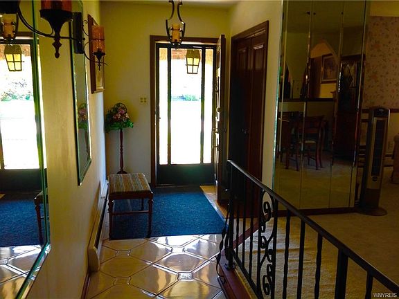 2nd image of 118 S Prince Dr
