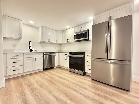 All new kitchen S/S never used appliances