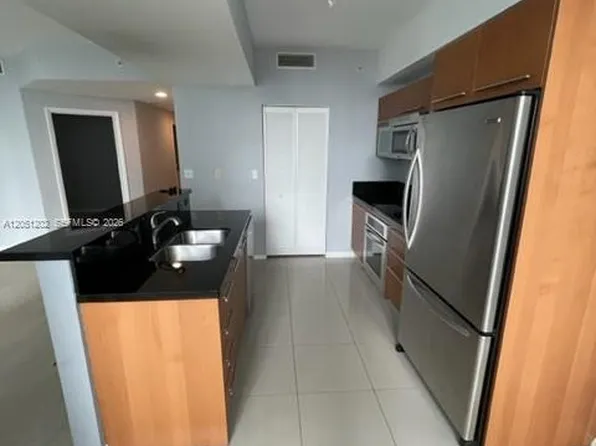 253 NE 2nd St, Miami, FL