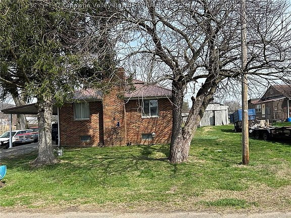 3rd image of 109 Brown St