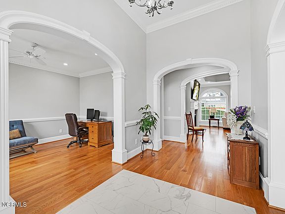 3rd image of 916 Wickham Drive