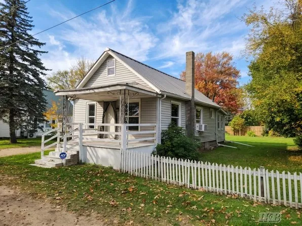 108 Park Ln, Beaverton, MI 48612