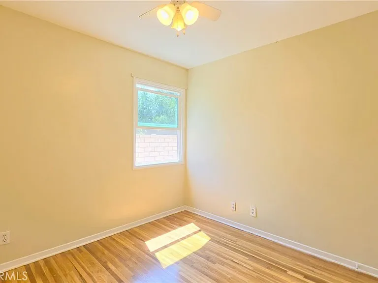 182 E Green St — Photo 13